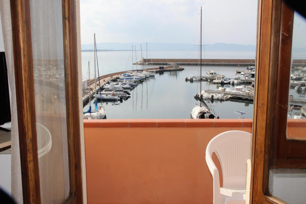 Borgo Spiaggia Vista Mare Isola Rossa Exteriör bild