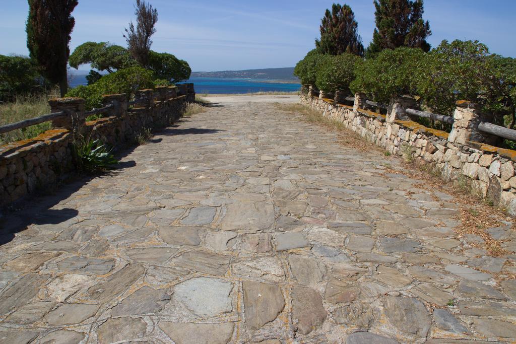 Borgo Spiaggia Vista Mare Isola Rossa Exteriör bild