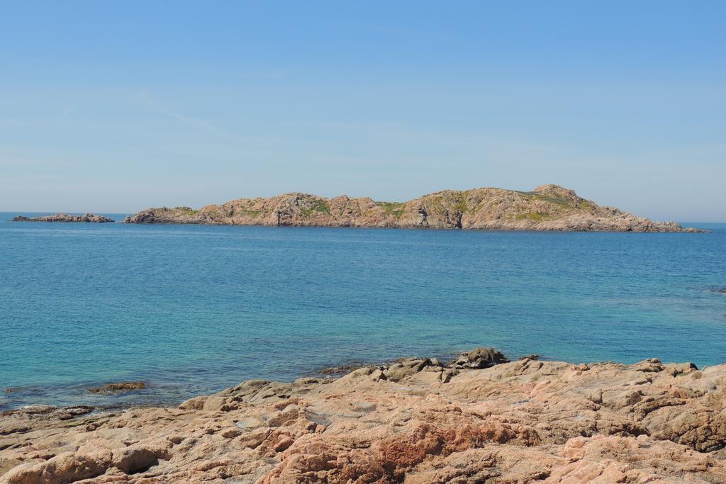 Borgo Spiaggia Vista Mare Isola Rossa Exteriör bild