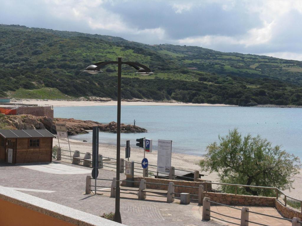 Borgo Spiaggia Vista Mare Isola Rossa Exteriör bild
