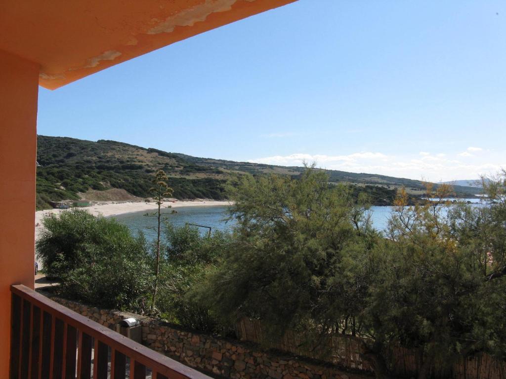 Borgo Spiaggia Vista Mare Isola Rossa Exteriör bild