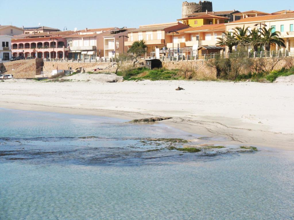 Borgo Spiaggia Vista Mare Isola Rossa Exteriör bild
