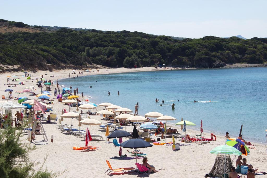Borgo Spiaggia Vista Mare Isola Rossa Exteriör bild