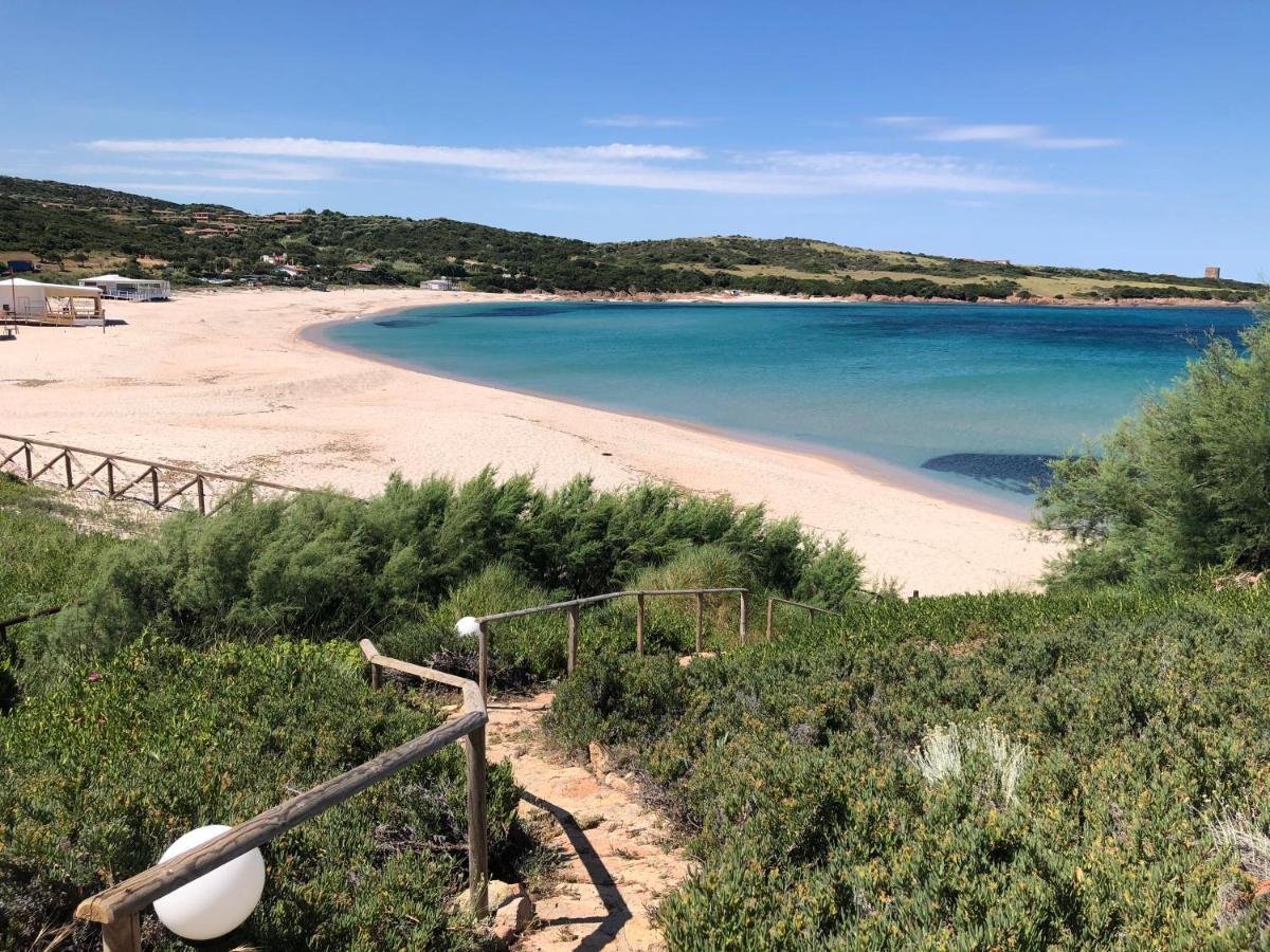 Borgo Spiaggia Vista Mare Isola Rossa Exteriör bild